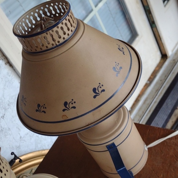 Vintage Beige Table Lamps with Floral Design - Picture 2 of 4